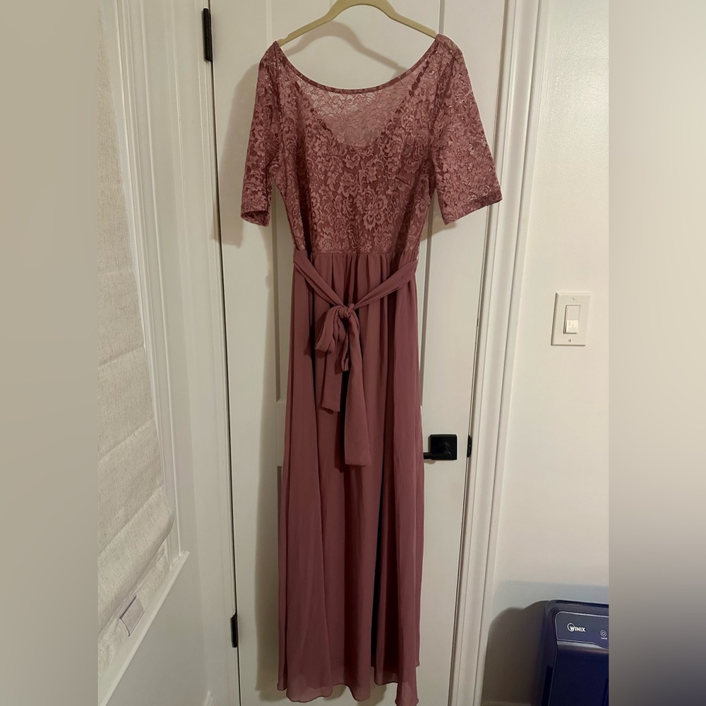 Mauve Lace Short-Sleeve Gown